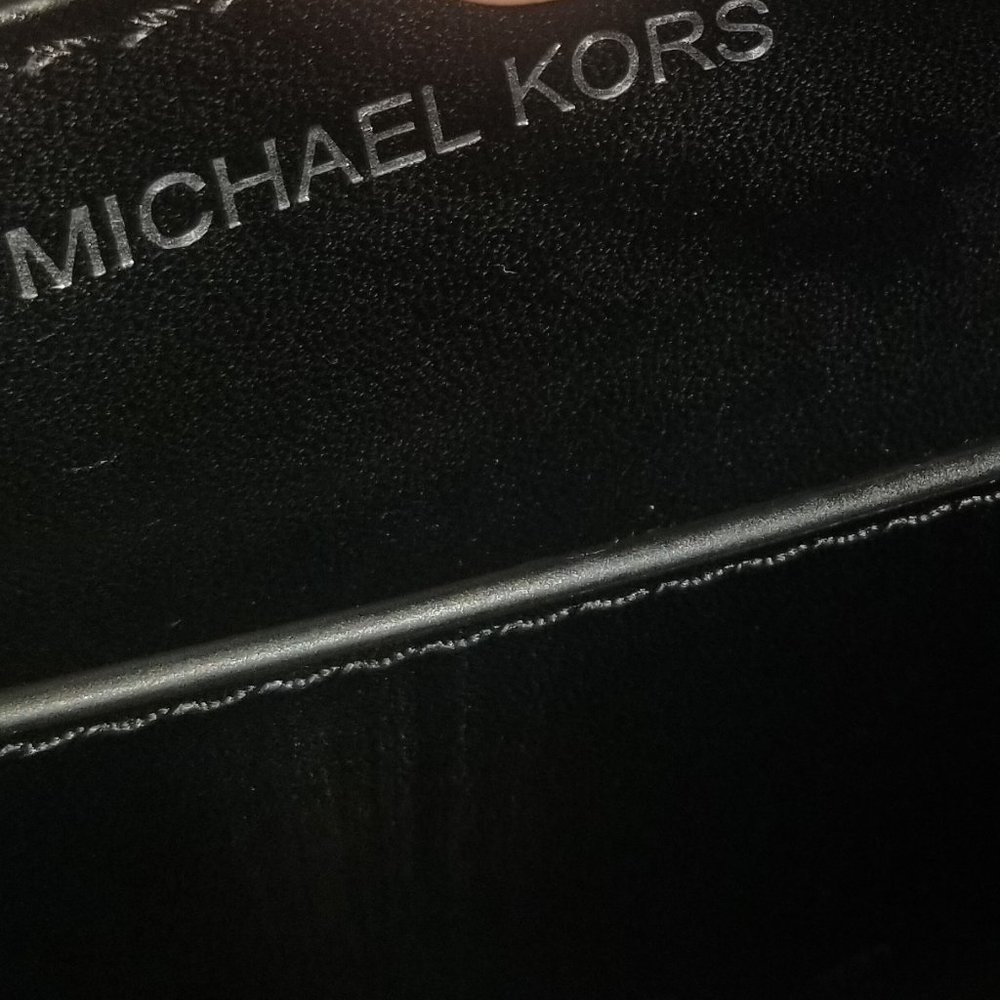 SAVED for firstdownkickNWT Authentic Michael Kors Small Drawstring Bucket Shldr - Picture 8 of 12
